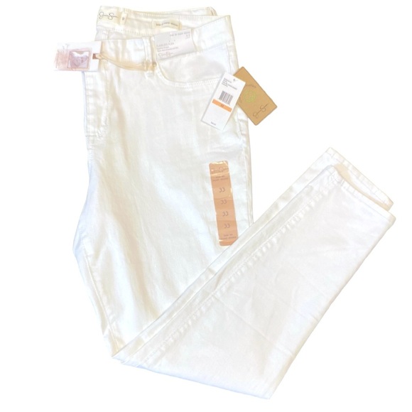 NWT JESSICA SIMPSON'S Kiss Me Jeans in White, size 33 - Picture 10 of 12